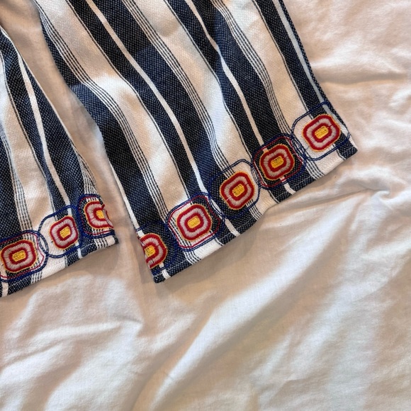 J.O.A. Los Angeles Off Shoulder Embroidered Top. Size S - Picture 2 of 5